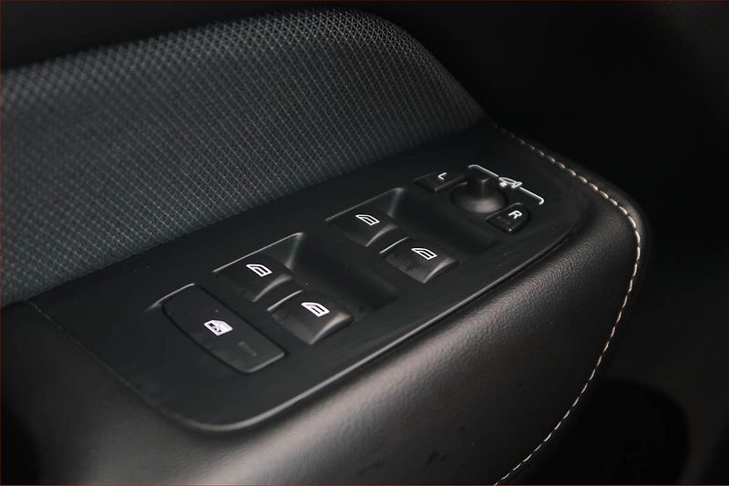 Volvo XC60 (2021) B4 AWD - fotka 15 z 19
