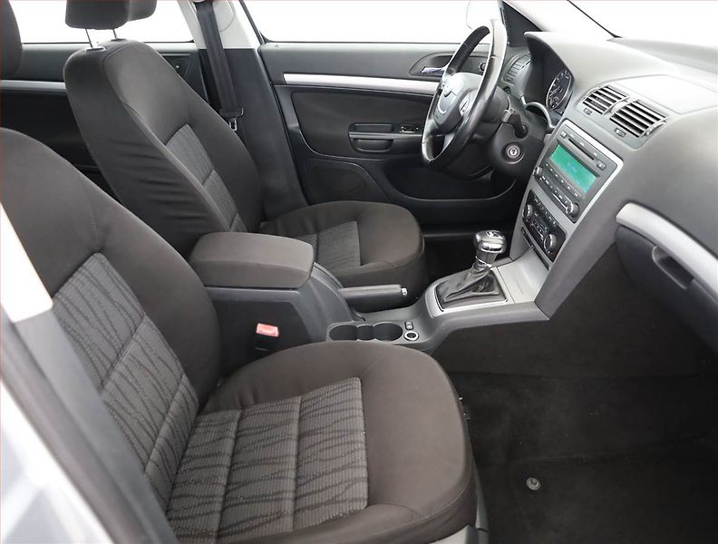 Škoda Octavia (2011) Elegance 1.6 TDI, Automat - fotka 7 z 16