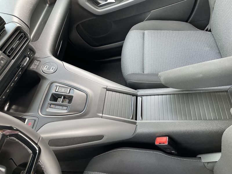 Toyota ProAce City Verso 1.5D 130k Long ODBĚR 6/2026 - fotka 21 z 29