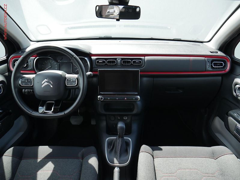 Citroën C3 (2018) 1.2PT, ČR, Shine - fotka 8 z 23