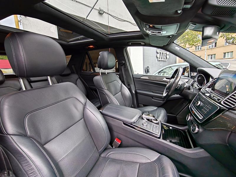 Mercedes-Benz GLE 350d 4M Plná výbava,2.maj - fotka 28 z 34