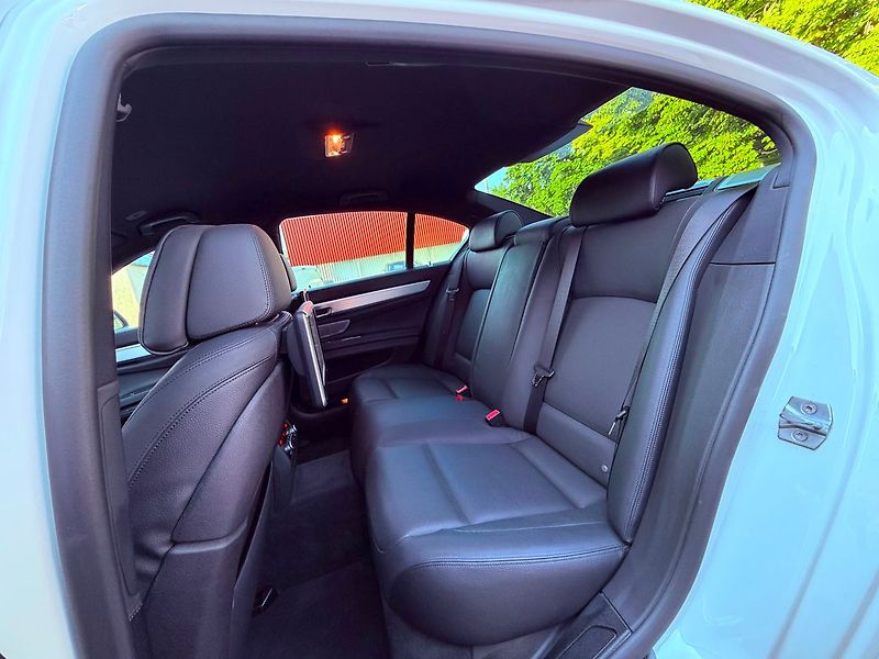 BMW Řada 7 740d xDrive, M Paket, B&O, ČR, - fotka 13 z 35
