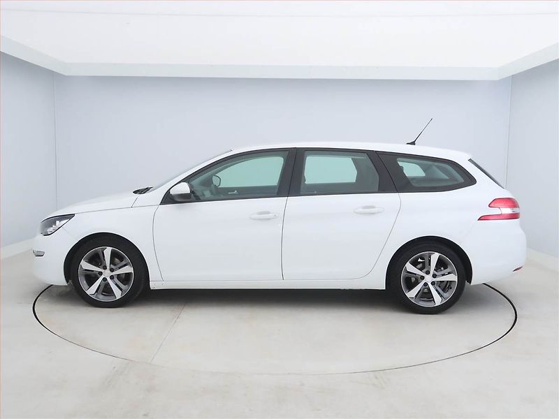 Peugeot 308 (2015) 1.6 e-HDi, Navi, Tempomat - fotka 3 z 20