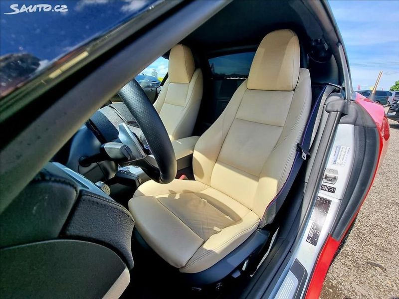 BMW Z4 (2012) 3,5 is,sDrive 250KW,lad - fotka 10 z 20