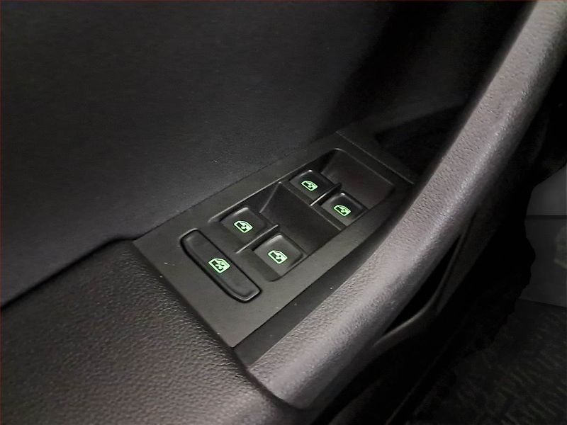 Škoda Octavia (2020) Ambition 1.5 TSI, Serv.kniha - fotka 16 z 18