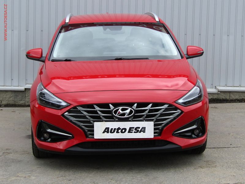 Hyundai i30 (2023) 1.0 T-GDi, ČR, Smart - fotka 2 z 18