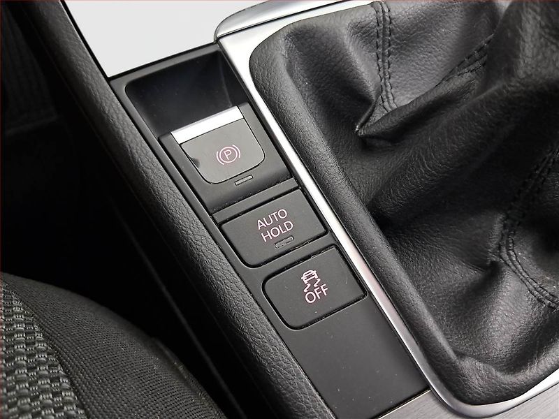 Volkswagen Passat (2014) 2.0 TDI, CZ doklady - fotka 17 z 20