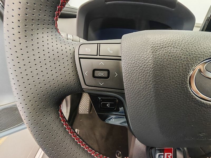 Toyota C-HR 2.0 PHEV GR SPORT - fotka 23 z 39