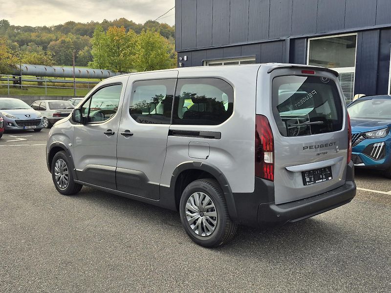 Peugeot Rifter (2026) LONG ALLURE BlueHDi 130 MAN6 - fotka 4 z 23