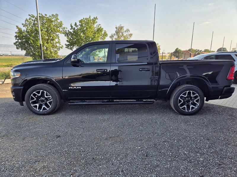 Dodge RAM (2025) 1500 Laramie Sport 3.0l - fotka 2 z 17