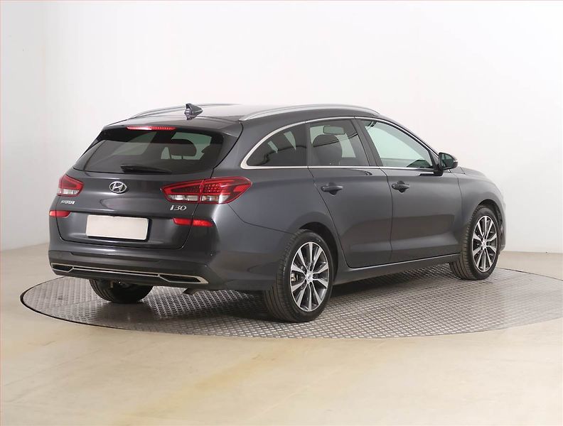 Hyundai i30 (2022) 1.5 T-GDI MHEV, Serv.kniha - fotka 5 z 19