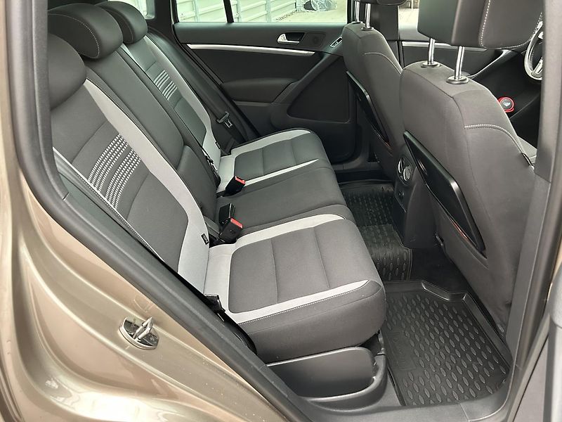 Volkswagen Tiguan 2.0 TDI 4x4 LIFE - fotka 24 z 29