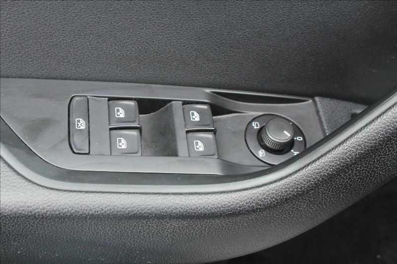 Škoda Superb 2,0 TDi  AMBITION 4X4 110kW - fotka 23 z 24
