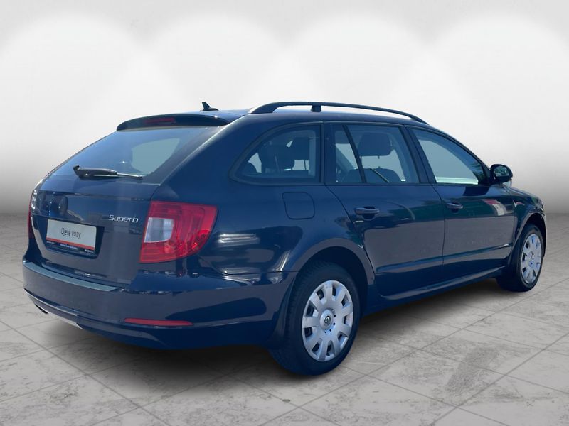 Škoda Superb COMBI 2.0 TDi COMFORTLINE - fotka 2 z 25