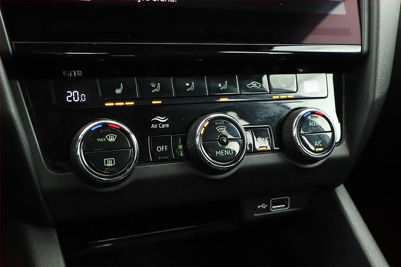 Škoda Octavia (2019) RS 2.0 TSI, Automat, Kůže - fotka 17 z 20