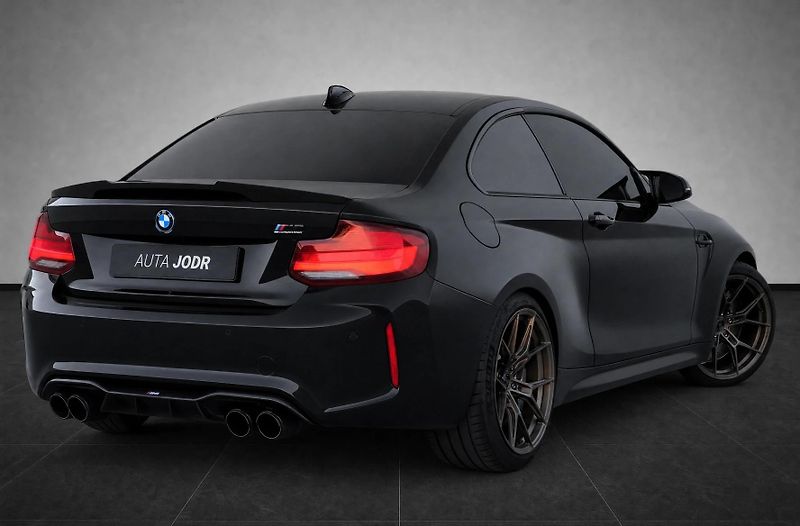 BMW M2 Competition, Akrapovič, Harman - fotka 5 z 29