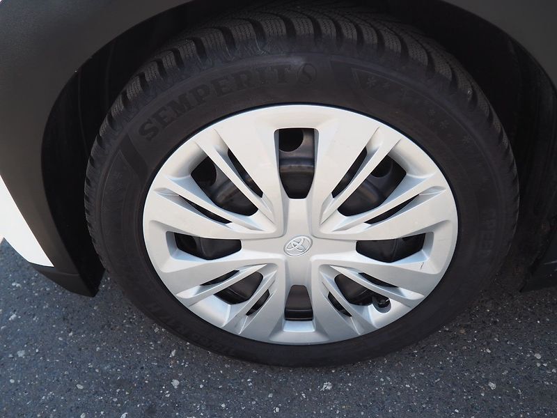 Toyota Aygo (2022) X 1.0 VVTI, AC - fotka 8 z 34