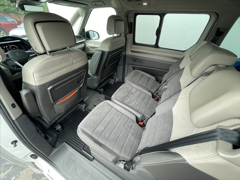 Volkswagen Multivan 2,0 TDI DSG Style 7Míst+Kamera - fotka 14 z 21