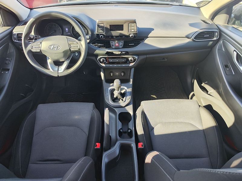 Hyundai i30 1.0 T-GDI/88kW Start Plus - fotka 11 z 28