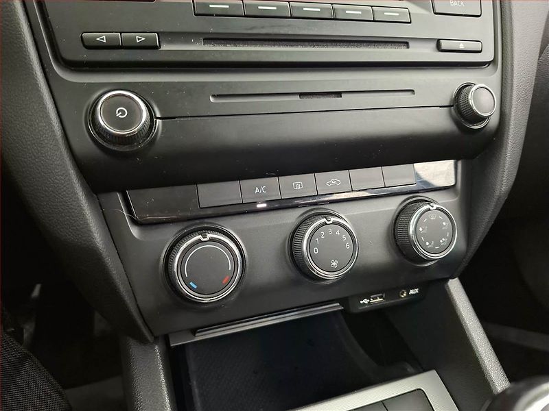 Škoda Octavia (2014) 1.6 TDI - fotka 13 z 14