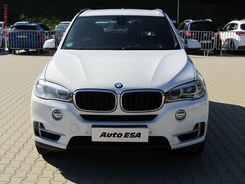 BMW X5 (2014) 3.0D xDrive30d, ČR, AT, bixen - fotka 2 z 25