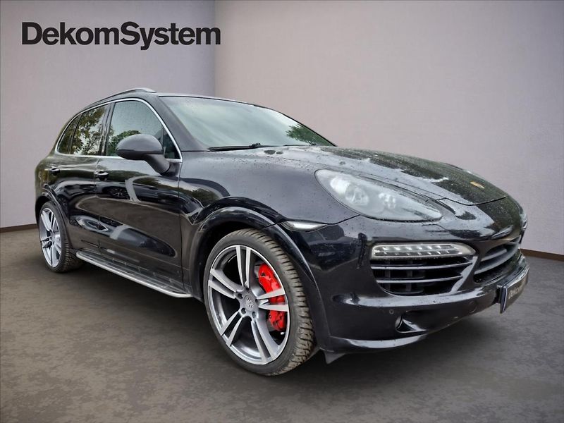 Porsche Cayenne 3,0 TDi Individual - fotka 2 z 18