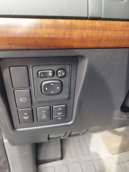 Toyota Land Cruiser (2013) - fotka 11 z 27