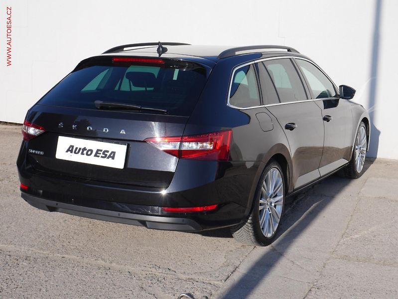 Škoda Superb (2019) 2.0 TDi, Ambition, navi, LED - fotka 6 z 19