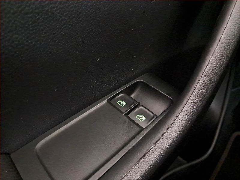 Škoda Fabia (2016) 1.2 TSI, Navi, Tempomat - fotka 19 z 19