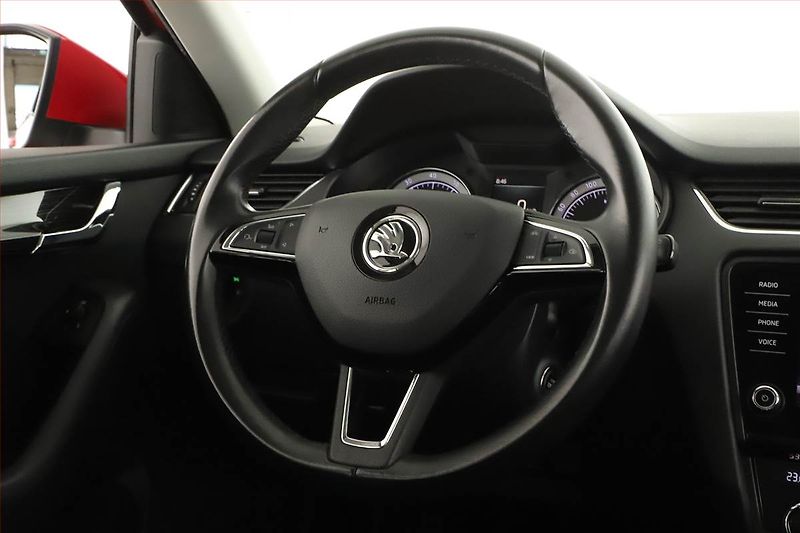 Škoda Octavia (2019) 1.5 TSI, Serv.kniha, Tempomat - fotka 12 z 13