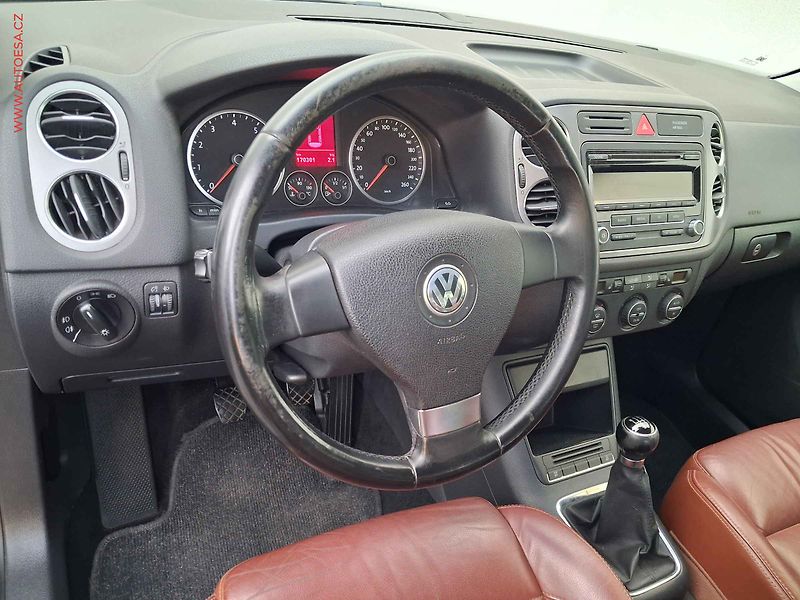 Volkswagen Tiguan (2008) 2.0 TSi 4x4, 2.maj, AC, kůže - fotka 13 z 17
