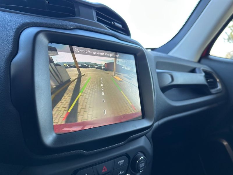 Jeep Renegade (2023) 1.3T PHEV 4xe NAVI - fotka 15 z 18