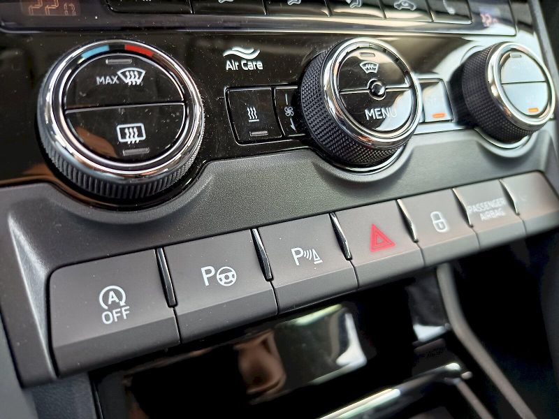 Škoda Kodiaq (2022) 2.0 TSI 140kW Style Plus 7míst - fotka 27 z 35