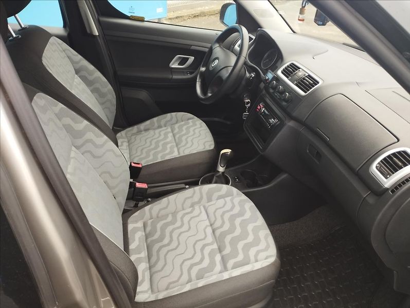 Škoda Roomster 1,2 51KW - fotka 8 z 14