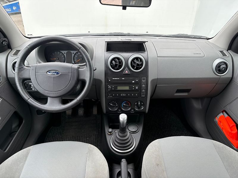 Ford Fusion 1.6i, 74kW, Klima - fotka 5 z 15
