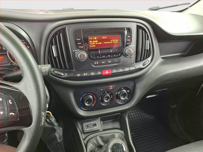 Fiat Dobló (2018) 1.6 MultiJet, ČR, DPH - fotka 11 z 13