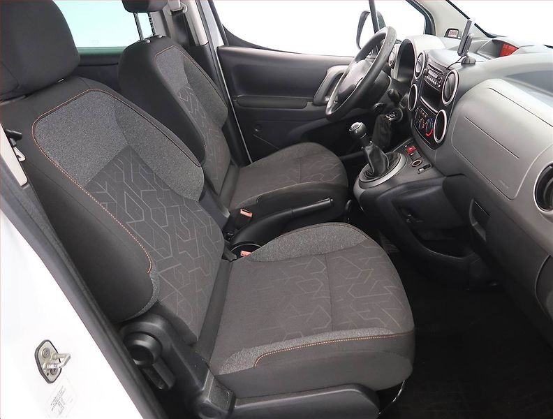 Peugeot Partner (2017) Active 1.6 BlueHDi, 5Míst, ČR - fotka 9 z 16