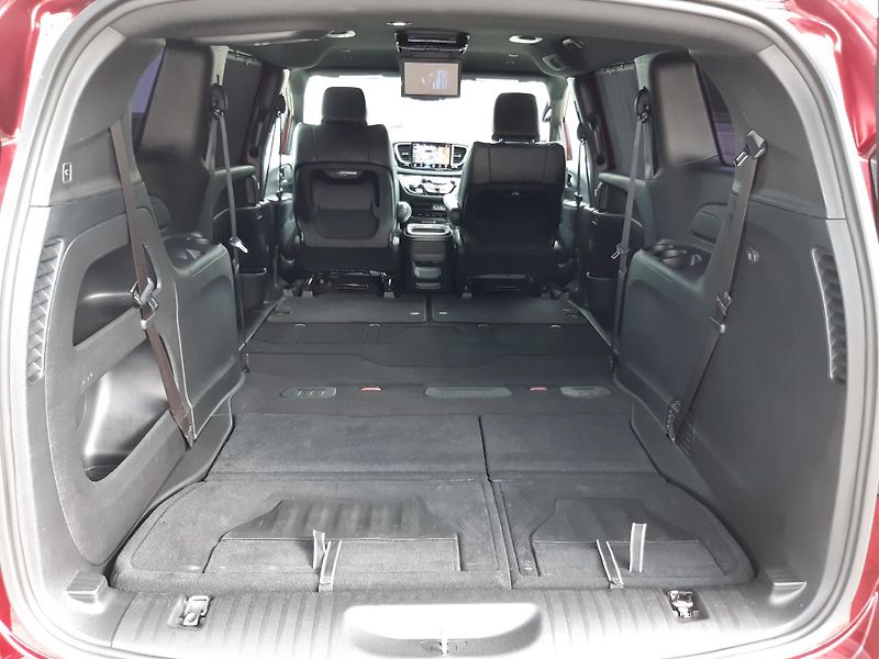 Chrysler Pacifica (2019) 3,6L SPORT, REZERVACE - fotka 20 z 48