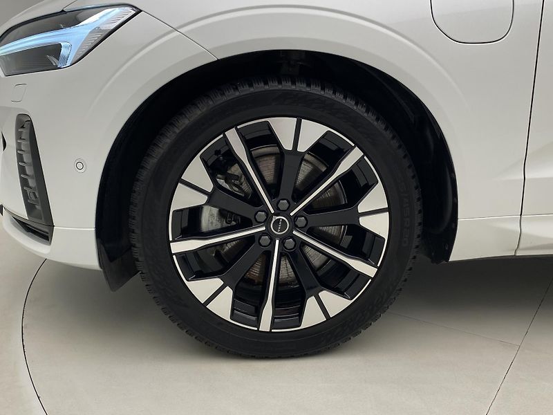 Volvo XC60 T6 AWD RECHARGE DARK PLUS CZ - fotka 38 z 67