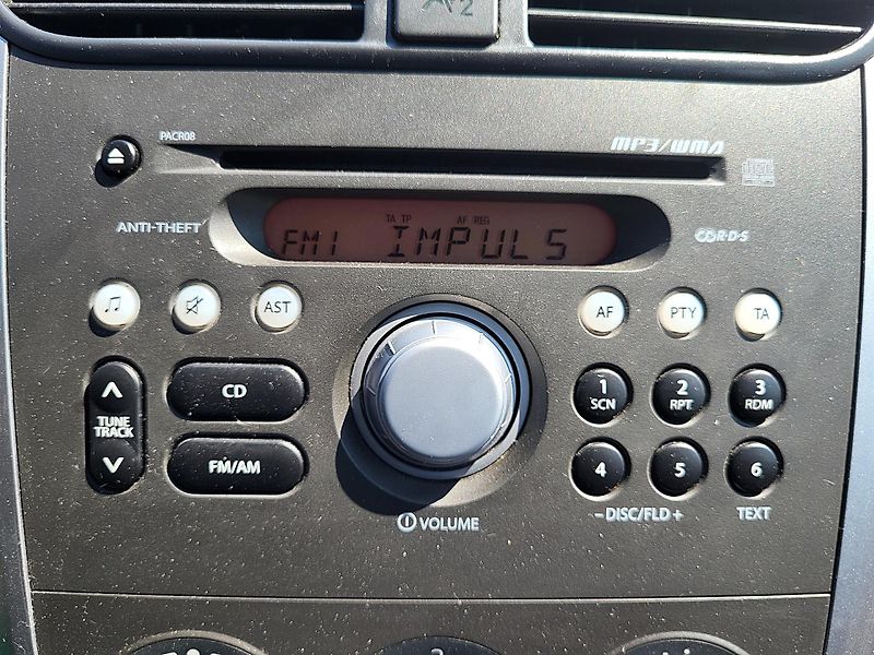 Suzuki Splash 1.2 i 63kW GL/AC - fotka 15 z 39