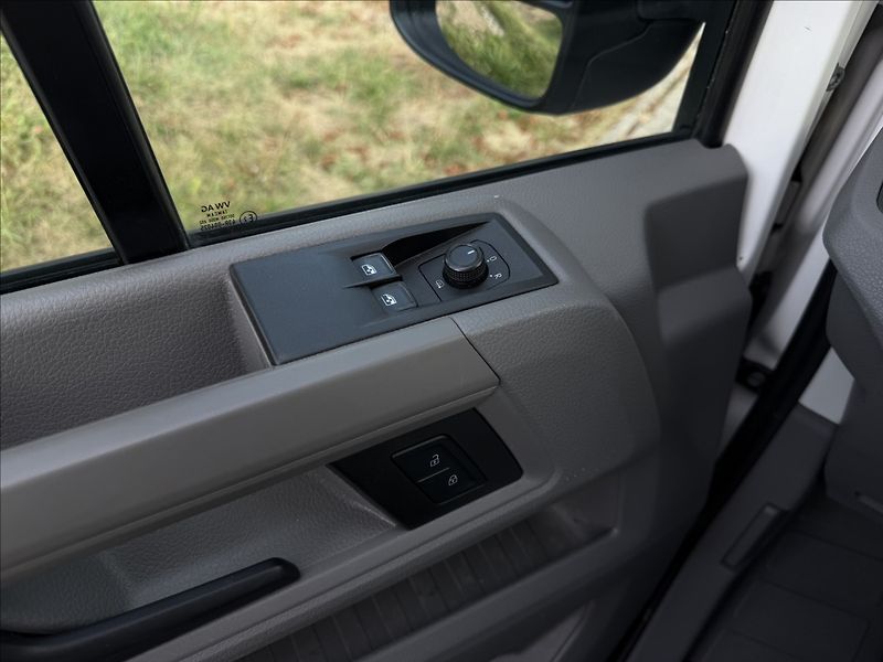 Volkswagen Crafter 2,0   2.0 TDI 35 L4 Business - fotka 13 z 13