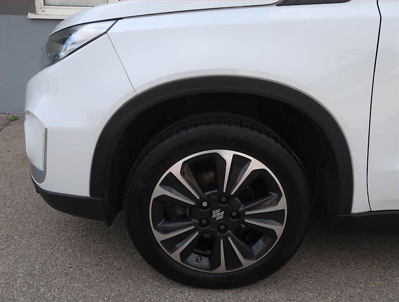 Suzuki Vitara (2022) Elegance 1.4 BoosterJet - fotka 15 z 21