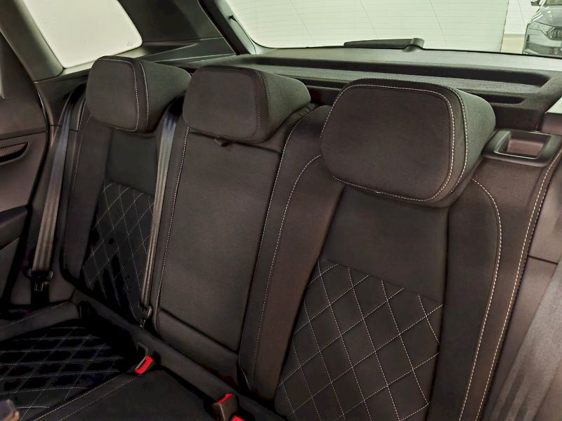 Škoda Karoq (2025) 1.5 TSI 110 kW DSG Sportline - fotka 25 z 32