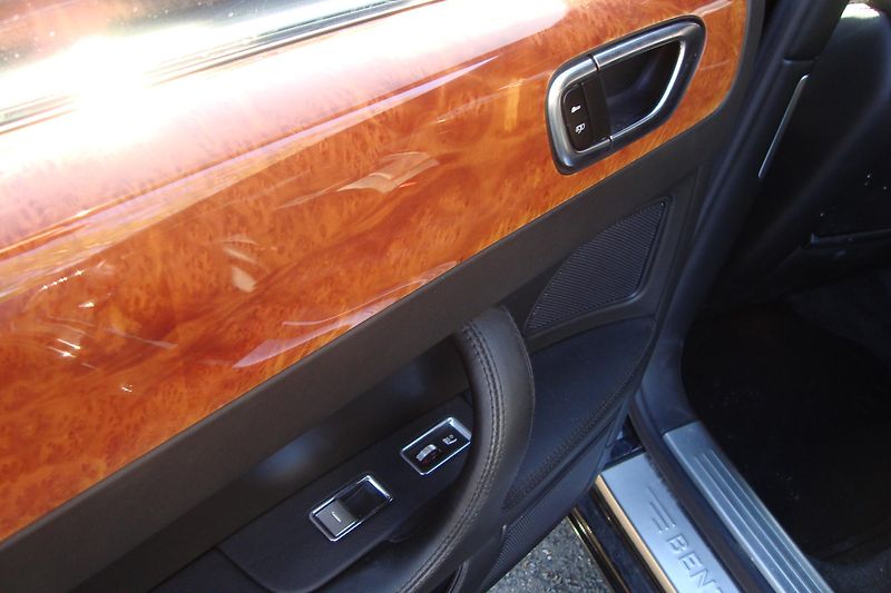 Bentley Continental Flying Spur (2006) 6.0 V12 TwinTurbo - fotka 17 z 54