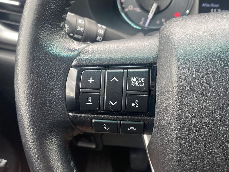 Toyota Hilux 2.4D, ČR, Active, tažné, 4x4 - fotka 19 z 32