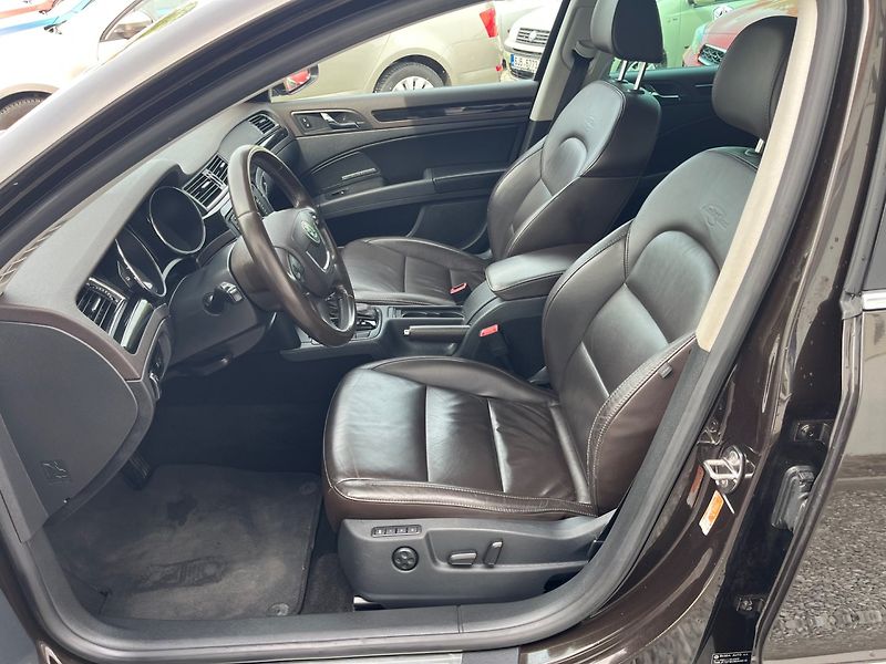 Škoda Superb (2012) 2.0 TDI Laurin a Klement - fotka 8 z 25