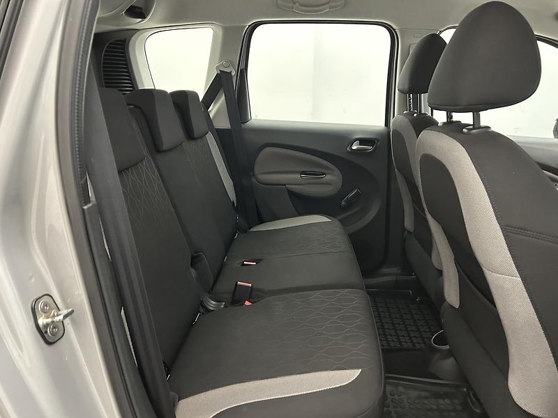 Citroën C3 Picasso 1.4 VTi Exclusive - fotka 16 z 21