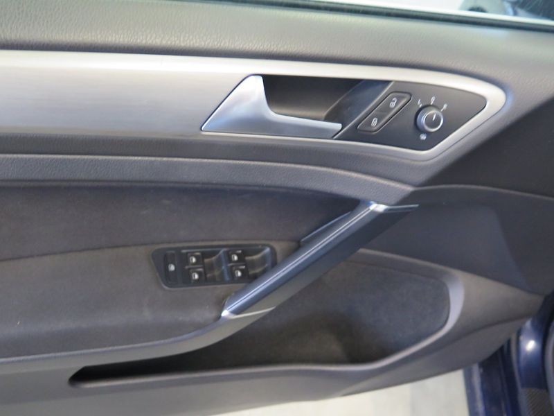 Volkswagen Golf (2014) 1.4TSI,klima,navi,senzory,tažn - fotka 14 z 26