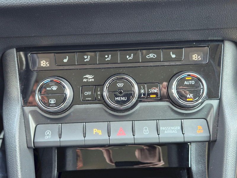 Škoda Karoq (2025) Top Selection 1.5TSi 110kW 7°a - fotka 25 z 28