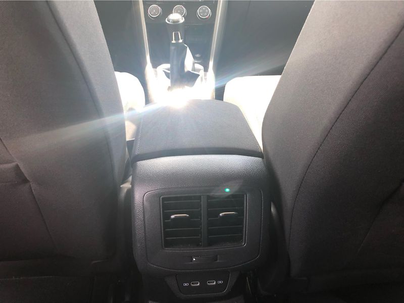 Volkswagen T-Roc 2.0 TDi STYLE - fotka 23 z 30